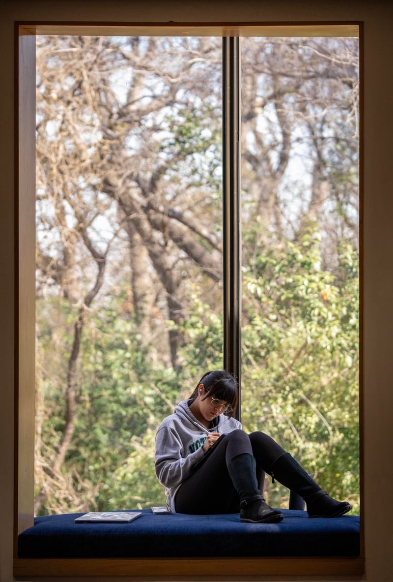 104_Campus-Classrooms_UDallas_0225-800x1183-9a34bc6b-a93c-475c-8ca5-c48f780dbe97