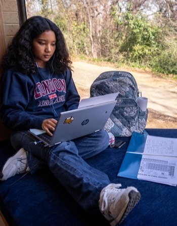 107_Campus-Classrooms_UDallas_0225-800x533-b2c42579-5a7a-44ec-8eb1-554e8c7f6668-1